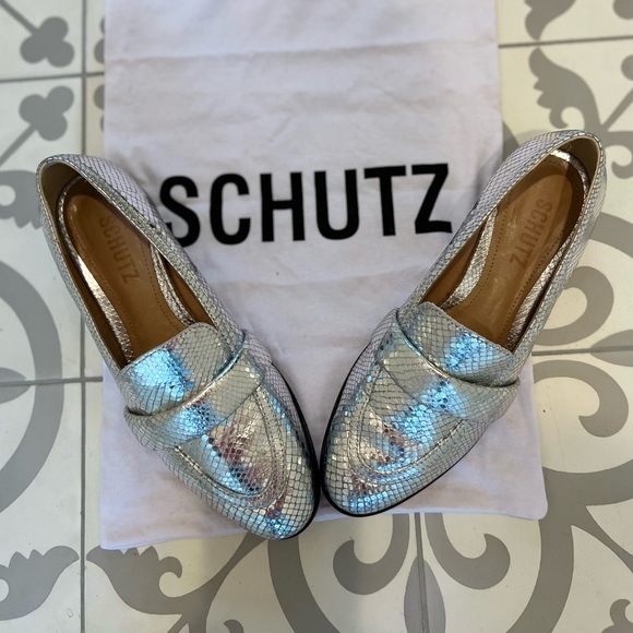 Schutz Silver Snakeskin Leather Loafers. Size 7. GUC! Dustbag included. - Picture 2 of 16